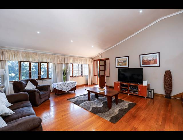 3 BEDROOM HOUSE FOR SALE IN CARRINGTON HEIGHTS